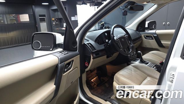 Land Rover Freelander 2014 — photo 10