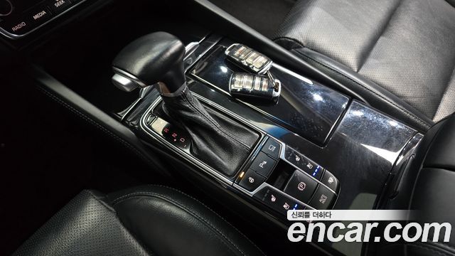 Kia K7 2017 — photo 9