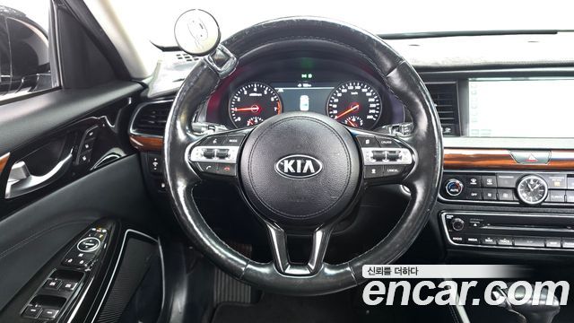 Kia K7 2017 — photo 12