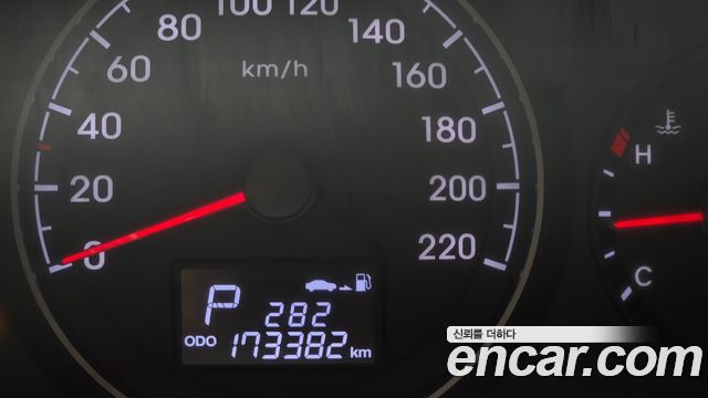 Hyundai Starex 2016 — photo 11