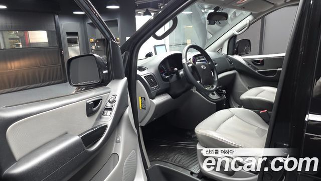 Hyundai Starex 2016 — photo 13