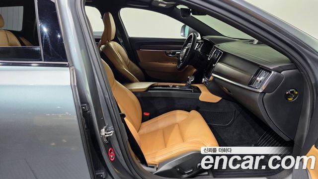 Volvo V90 2019 — photo 11