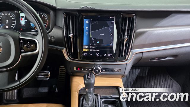 Volvo V90 2019 — photo 14