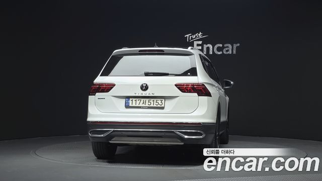 Volkswagen Tiguan 2022 — photo 4