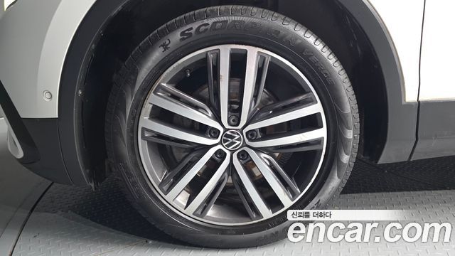 Volkswagen Tiguan 2022 — photo 5