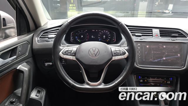 Volkswagen Tiguan 2022 — photo 13