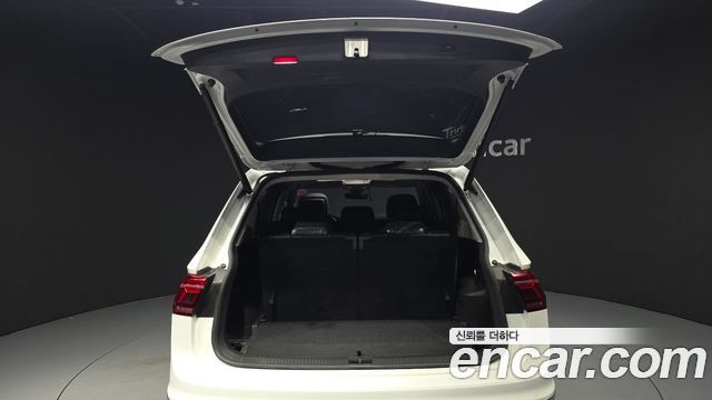 Volkswagen Tiguan 2022 — photo 20
