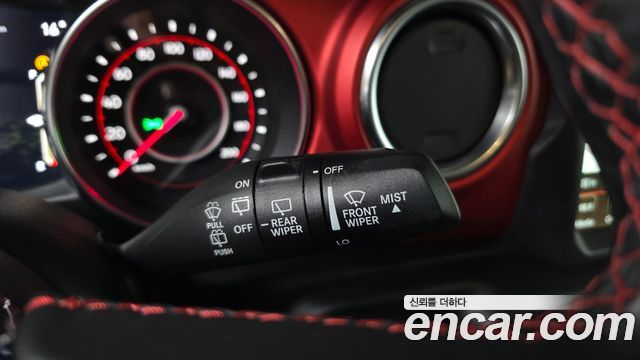 Jeep Wrangler 2020 — photo 28