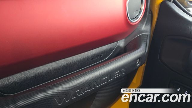 Jeep Wrangler 2020 — photo 29