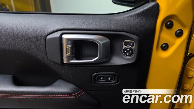 Jeep Wrangler 2020 — photo 30