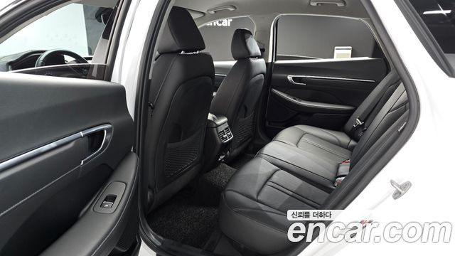 Hyundai Sonata 2023 — photo 17