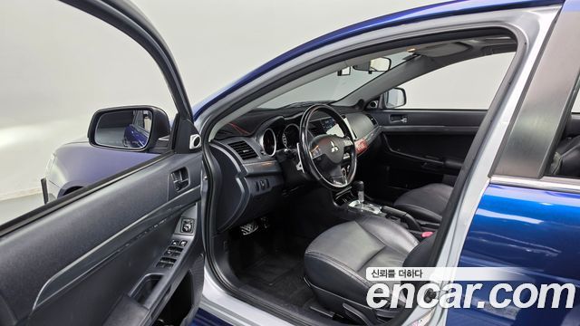 Mitsubishi Lancer 2010 — photo 11