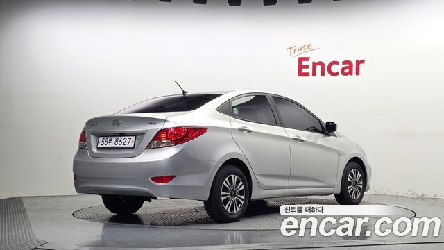 Hyundai Accent 2012 — photo 2