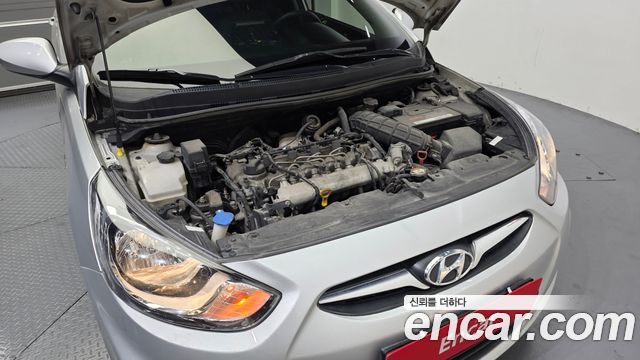 Hyundai Accent 2012 — photo 6