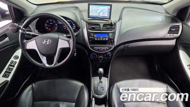 Hyundai Accent 2012 — photo 7