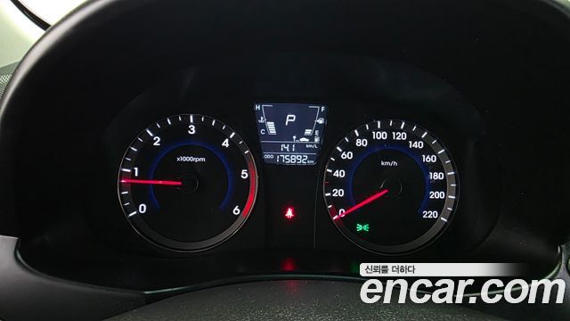 Hyundai Accent 2012 — photo 8