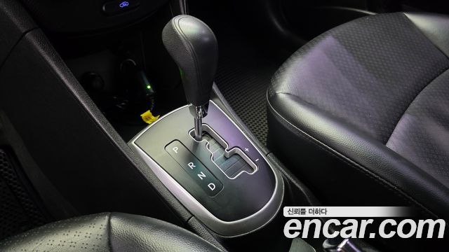Hyundai Accent 2012 — photo 9