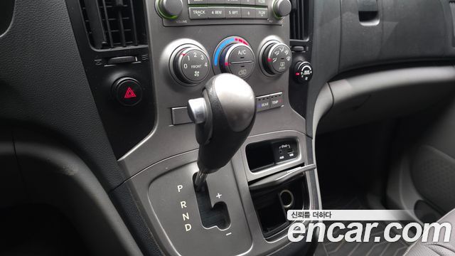 Hyundai Starex 2014 — photo 9