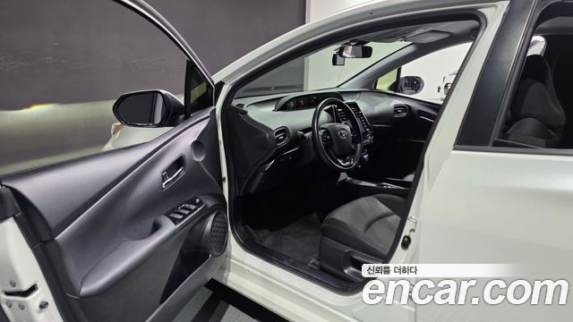 Toyota Prius 2019 — photo 10