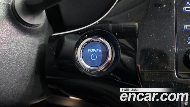 Toyota Prius 2019 — photo 14
