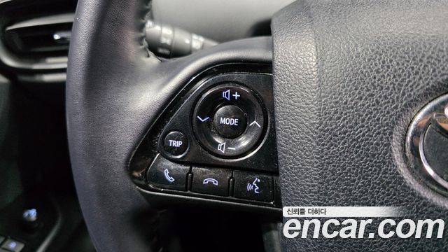 Toyota Prius 2019 — photo 18