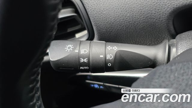 Toyota Prius 2019 — photo 19