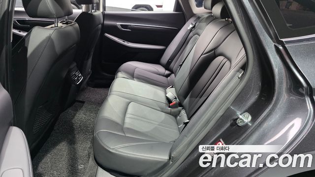 Hyundai Sonata 2022 — photo 11