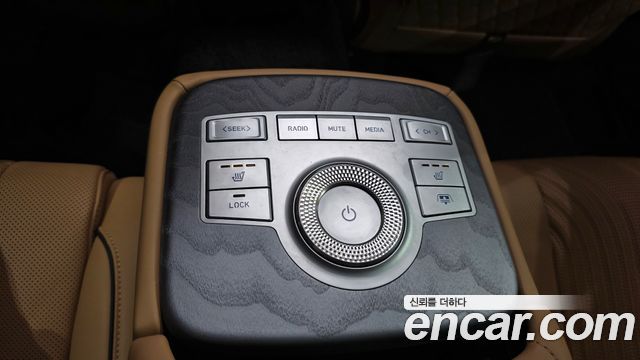 Genesis G80 2022 — photo 30