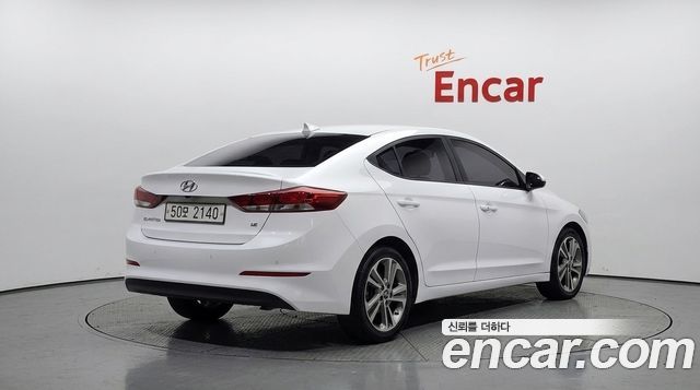 Hyundai AVANTE 2018 — photo 2