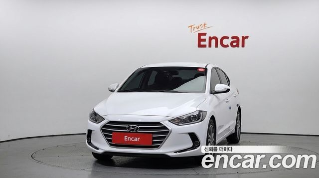 Hyundai AVANTE 2018 — photo 3