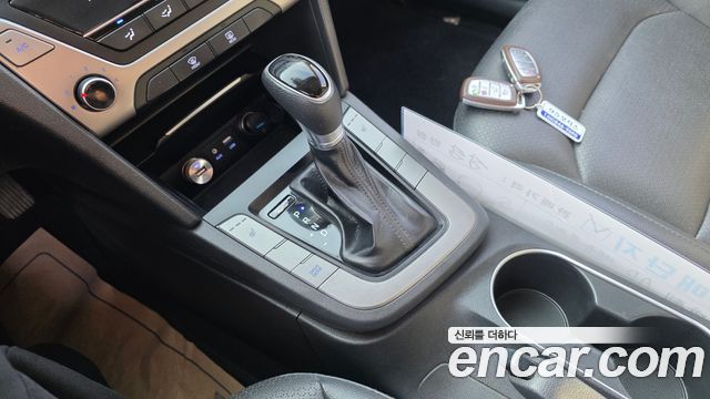 Hyundai AVANTE 2018 — photo 9