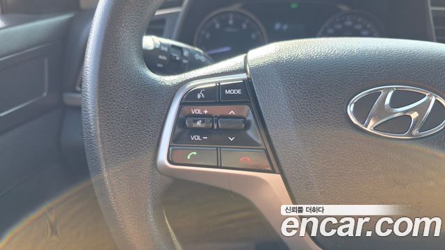 Hyundai AVANTE 2018 — photo 15