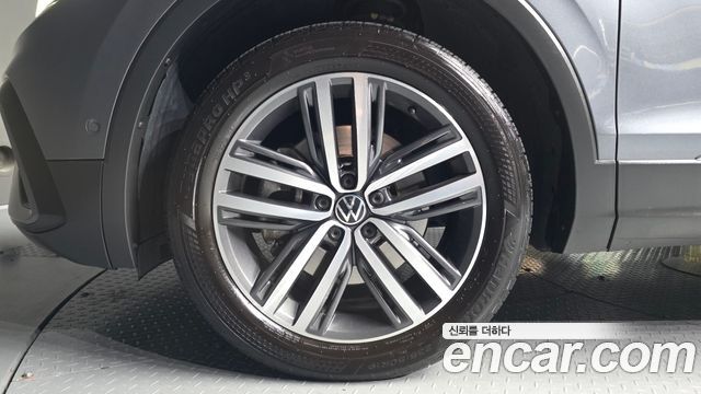 Volkswagen Tiguan 2023 — photo 5