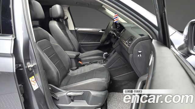 Volkswagen Tiguan 2023 — photo 11