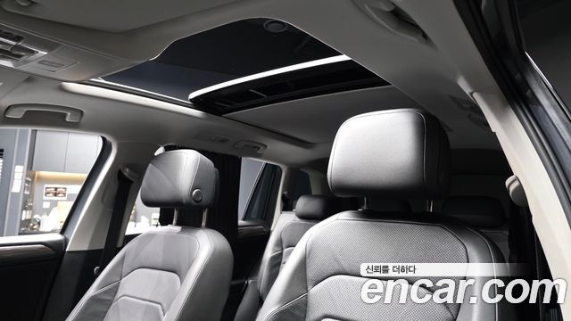 Volkswagen Tiguan 2023 — photo 18