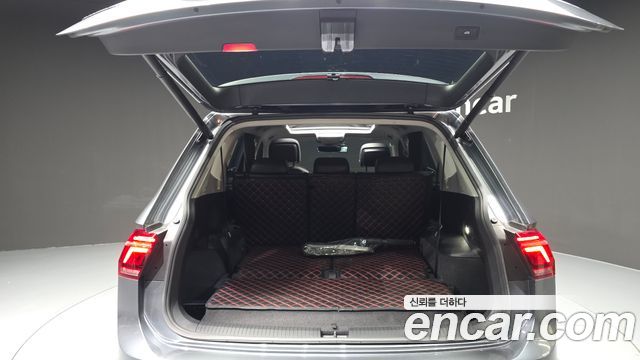 Volkswagen Tiguan 2023 — photo 20