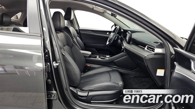 Kia K5 2022 — photo 17