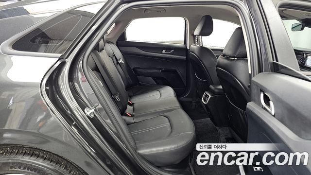 Kia K5 2022 — photo 18