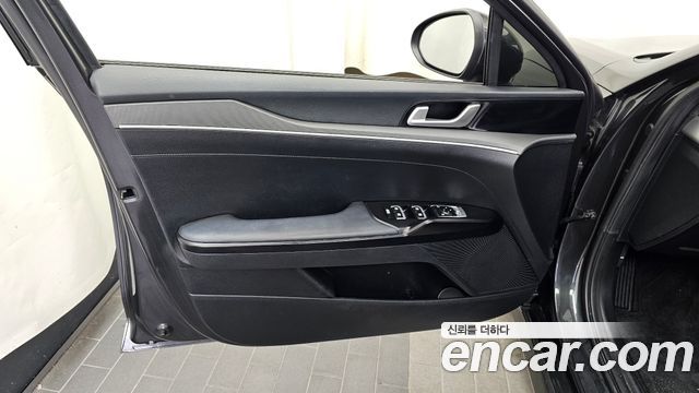 Kia K5 2022 — photo 14