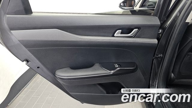 Kia K5 2022 — photo 15