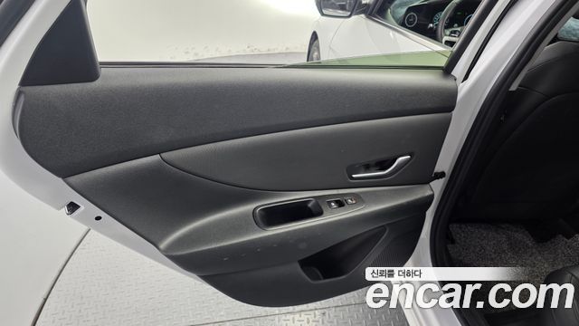 Hyundai AVANTE 2021 — photo 17