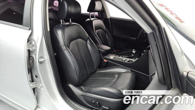 Kia K5 2016 — photo 10