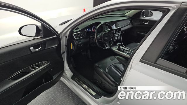 Kia K5 2016 — photo 11