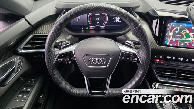 Audi e-tron GT 2022 — photo 13