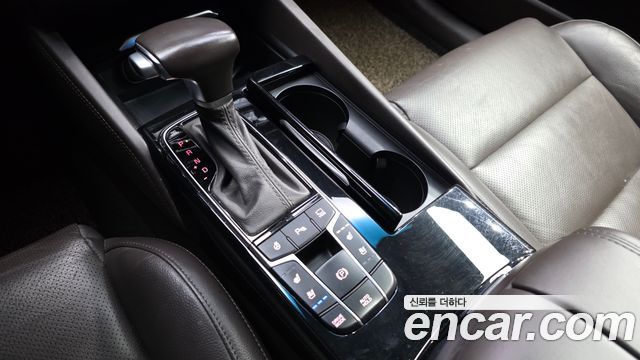 Kia K7 2018 — photo 9