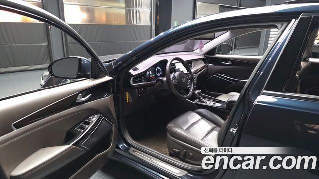 Kia K7 2018 — photo 10