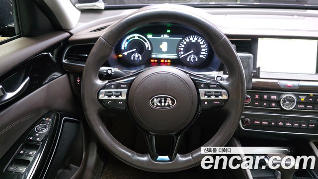 Kia K7 2018 — photo 13