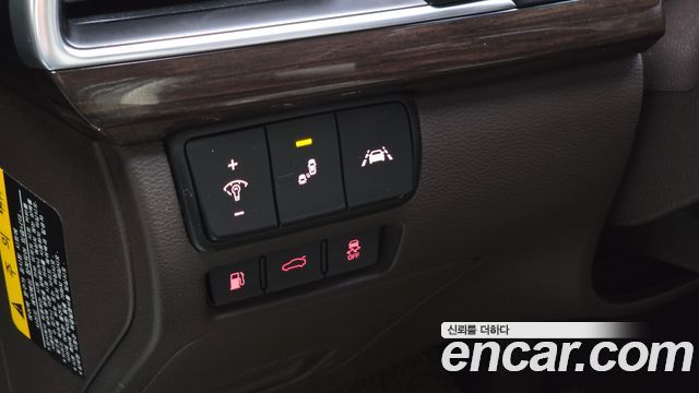 Kia K7 2018 — photo 16