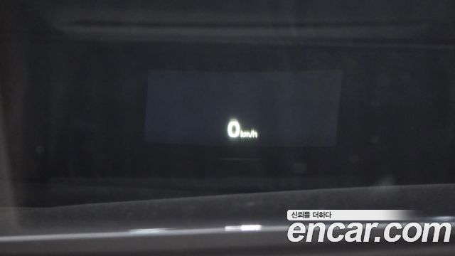 Kia K7 2018 — photo 18