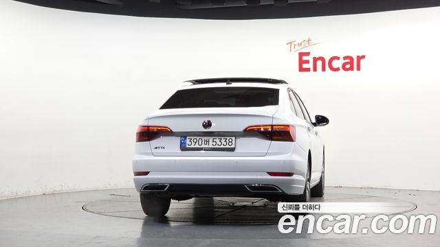 Volkswagen Jetta 2021 — photo 4